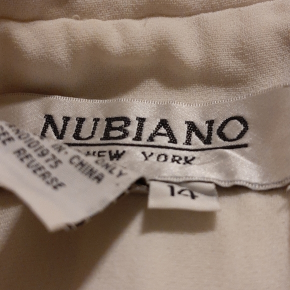 2 peice suite - Picture 4 of 4